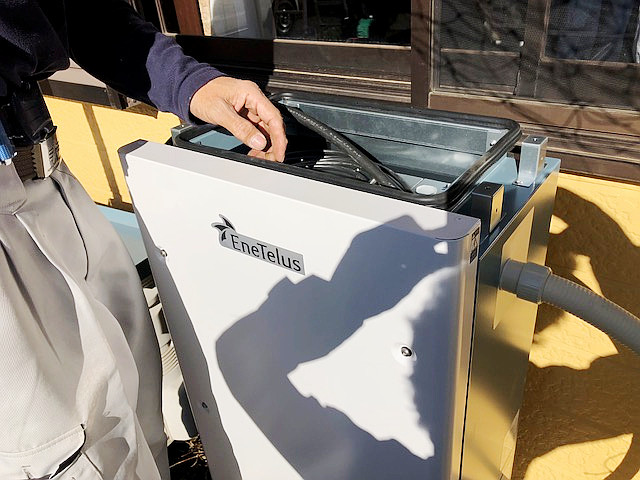 住宅に設置されたハイブリッド蓄電システム