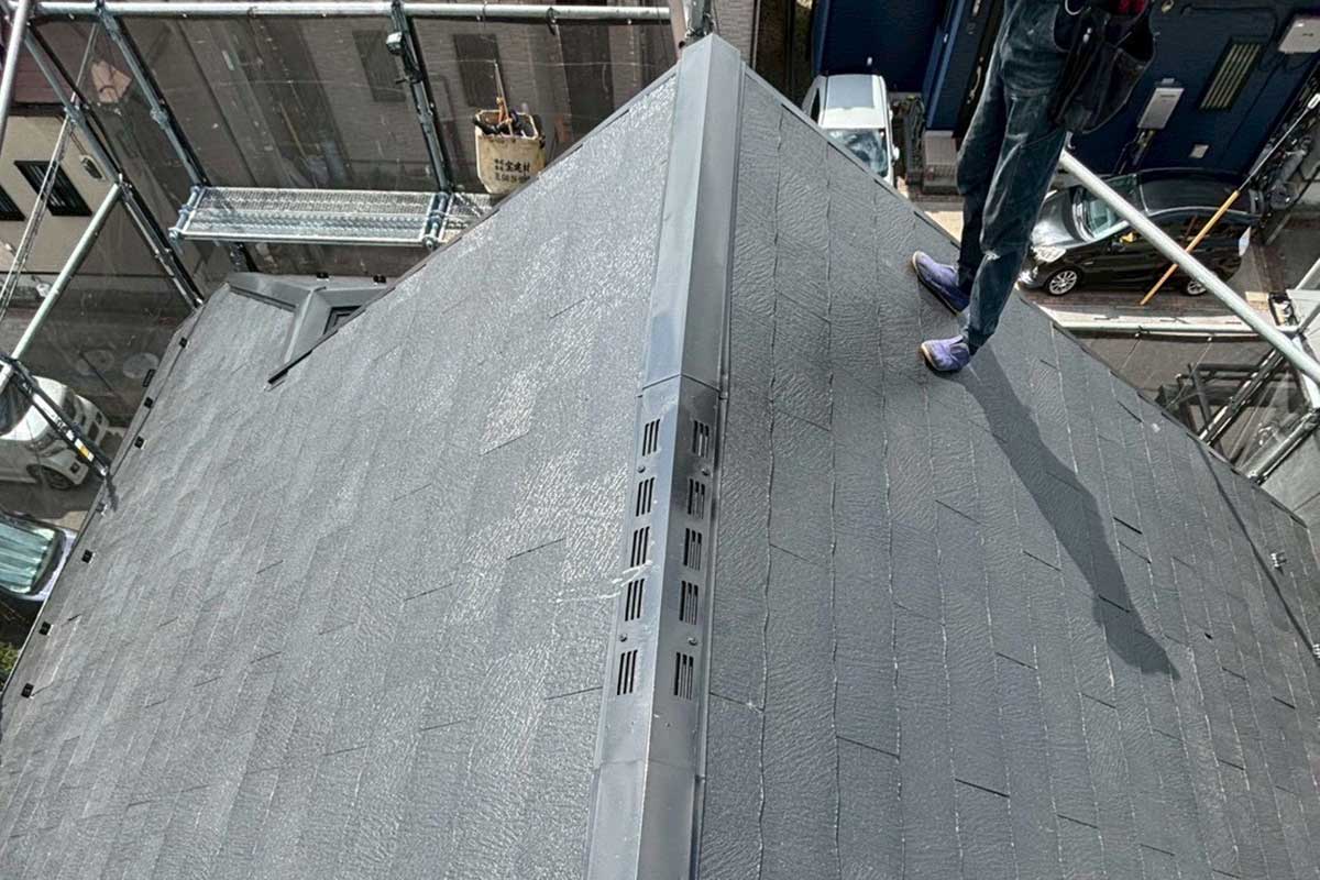 施工事例1の屋根カバー工法施工前